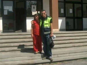 Io e Rossella Roselli davanti al municipio di Lucoli (Aq)